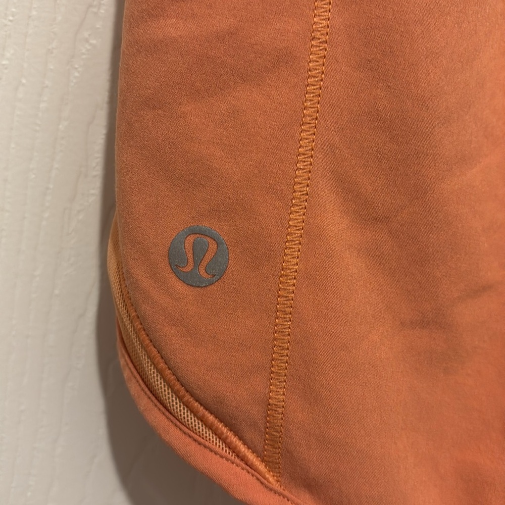 lululemon athletica hotty hot shorts Women's Coral Athletic Shorts - Picture 3 of 6